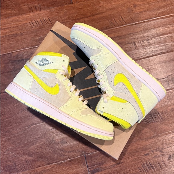 Size 10 Nike Zoom Air High-Tops - Yellow and White (Worn Once) - Picture 8 of 13